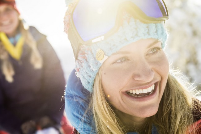 Dame beim Skifahren in Flachau © Flachau Tourismus